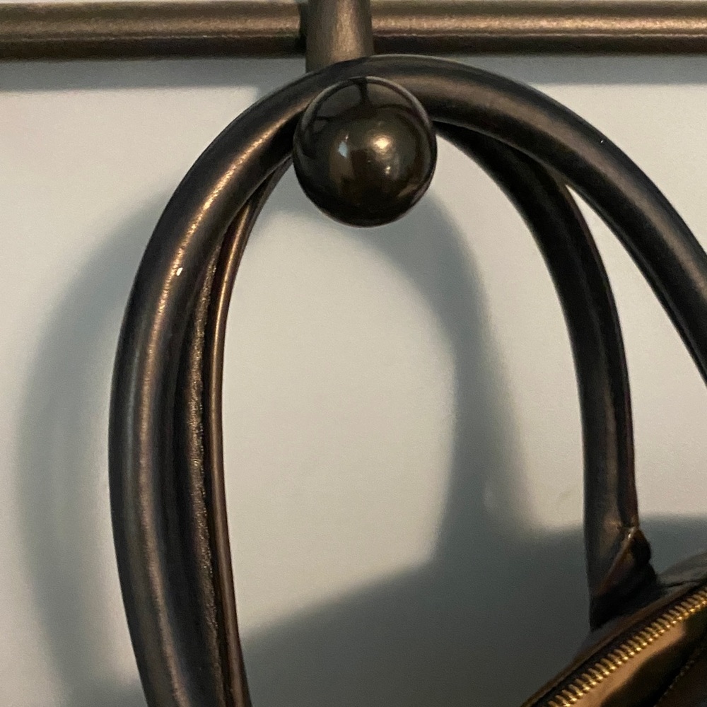 Michael Kors Pebbled navy Satchel - Picture 11 of 14